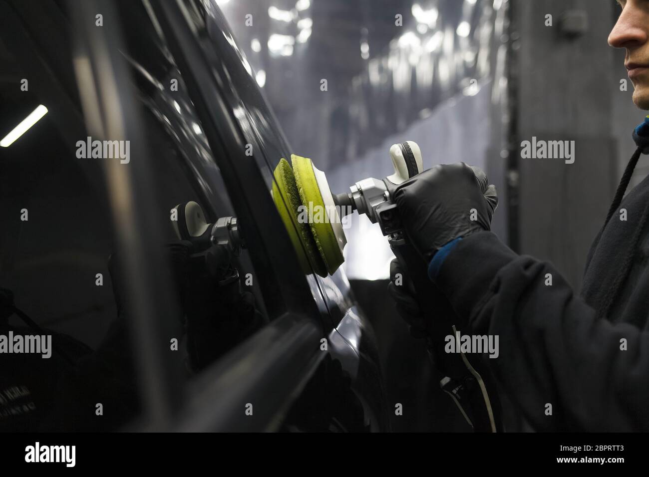 Car body polishing process at the detailing Stock Photo Alamy