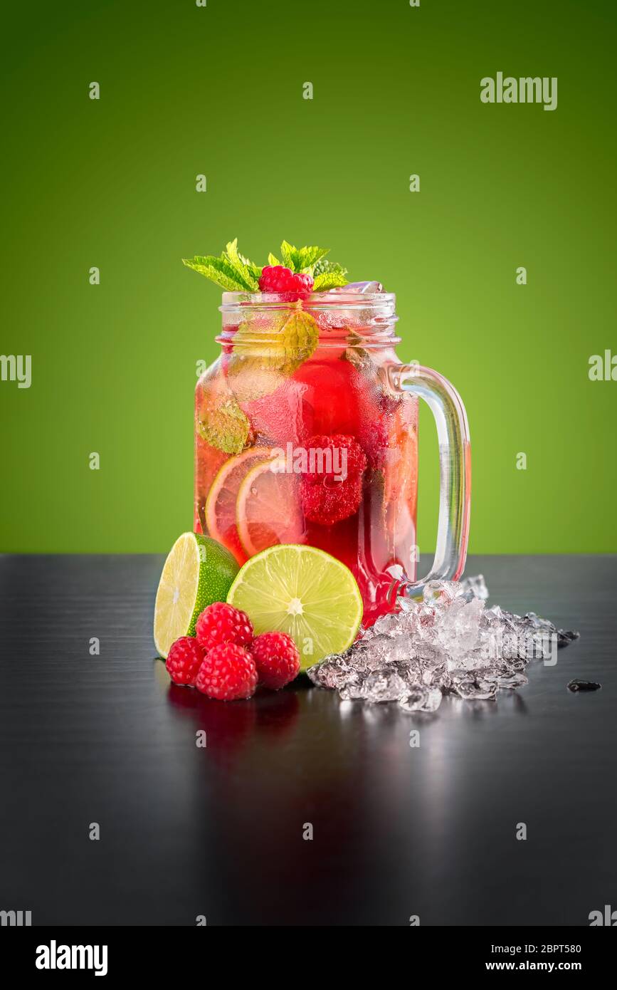 Mormal Mints Lemon Raspberry Homemade Raspberry Mint Lemonade Stock Photo - Alamy