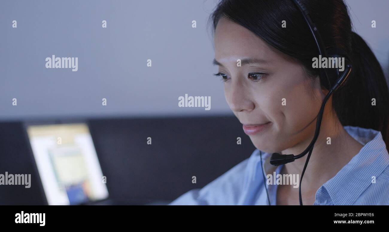 Customer service call center asia hi-res stock photography and images ...