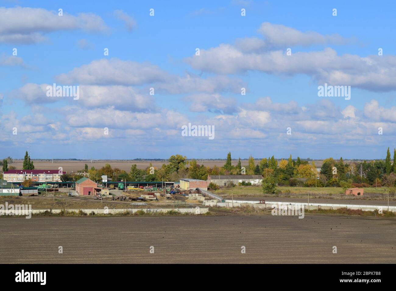 Small russian village hi-res stock photography and images - Alamy