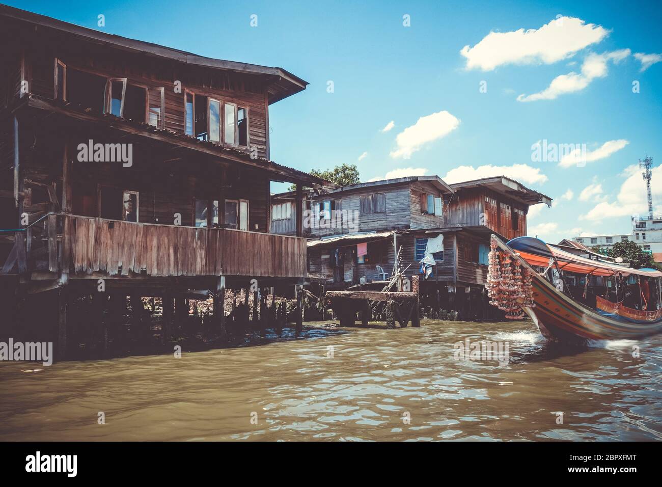Traditional old houses on Khlong, Bangkok, Thailand Stock Photo Alamy