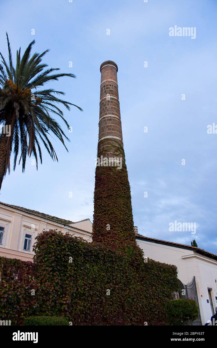 The silk works of San Lucio, Caserta, looms weaving the silk of the Bourbons Stock Photo