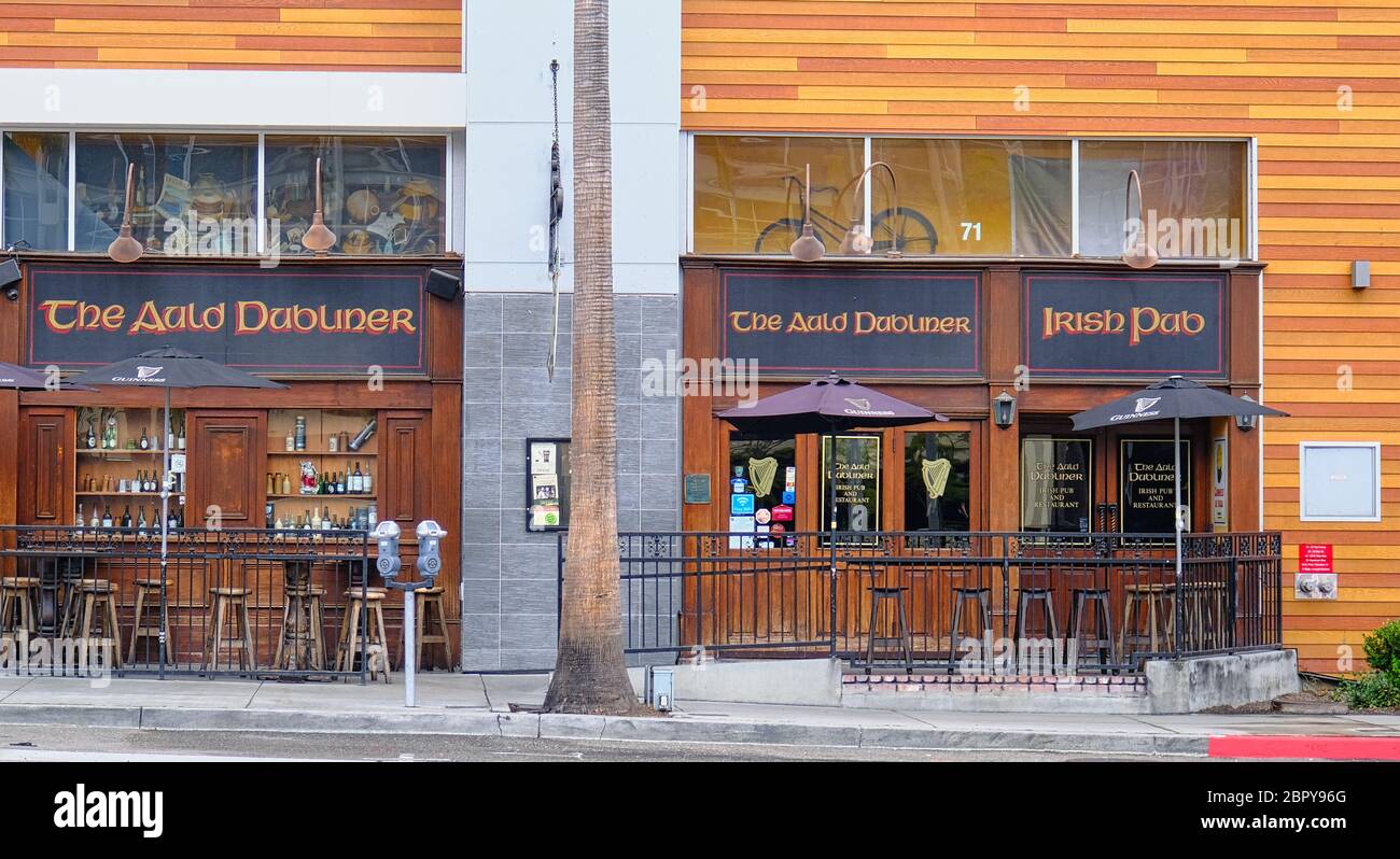 The Auld Dubliner Irish Pub Stock Photo Alamy