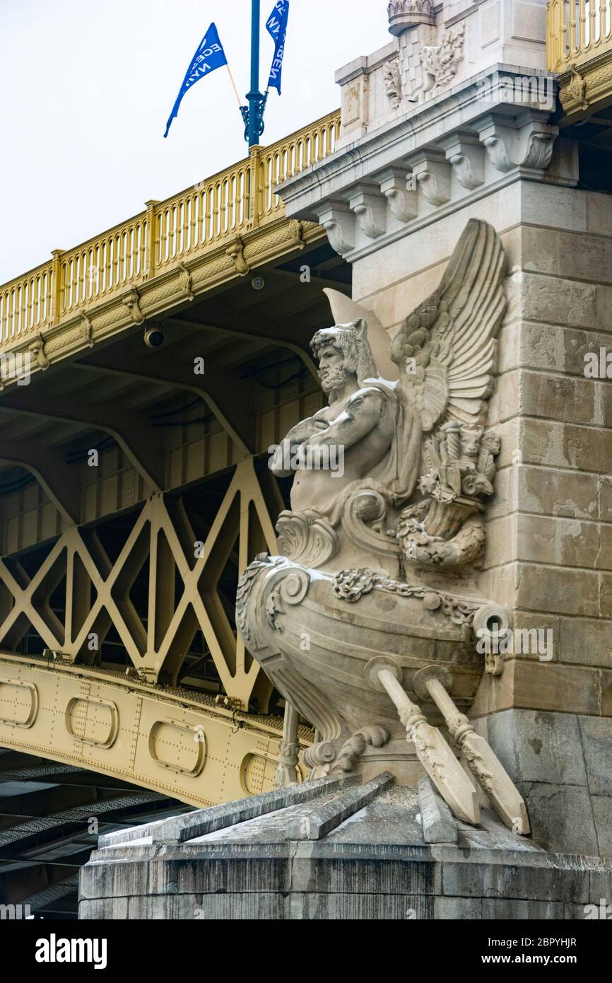Margaret bridge hi-res stock photography and images - Alamy