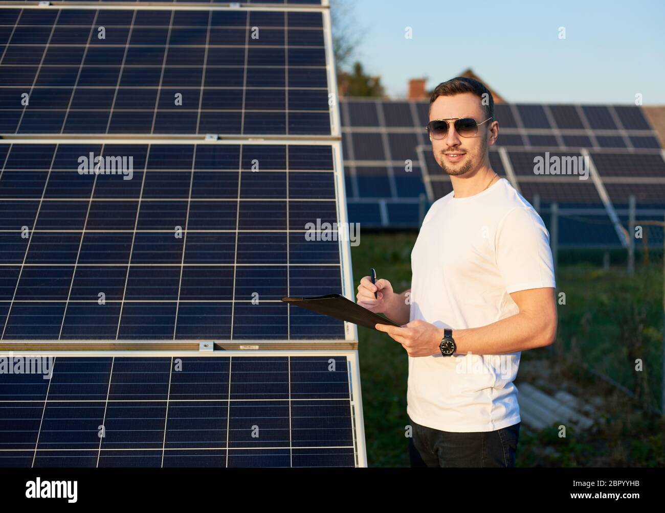 solar panel sunglasses
