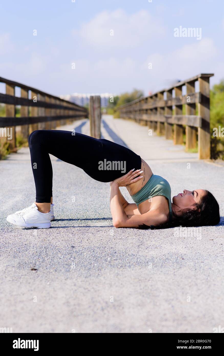 Beach exercise push ups man hi-res stock photography and images - Alamy