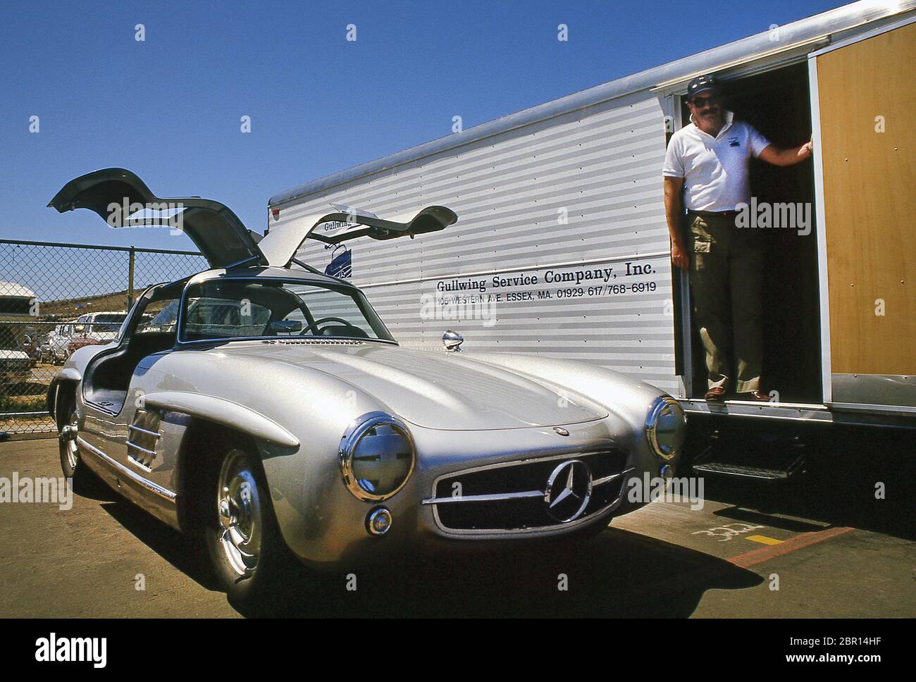 Mercedes Benz 300sl Gullwings At The Monterey Historic Auto Races At Laguna Seca Race Track 1986 Stock Photo Alamy
