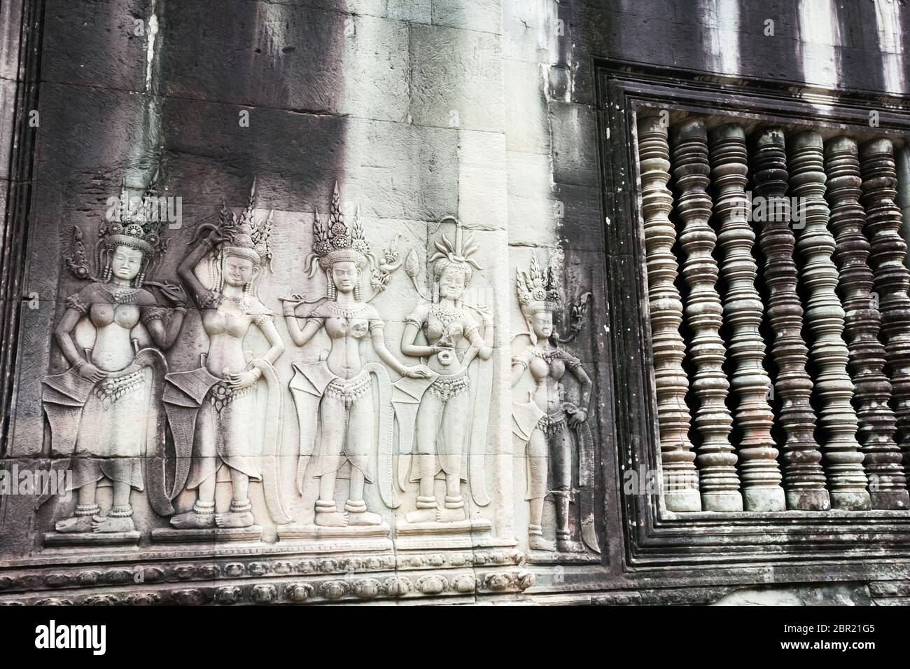 Khmer female figures hi-res stock photography and images - Alamy
