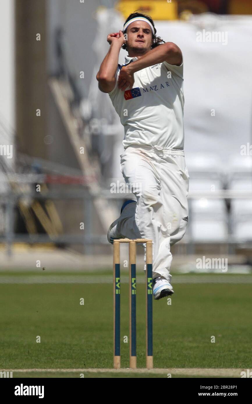 LEEDS, ENGLAND - Jack Brooks of Yorkshire bowling during the LV County Championship match between Yorkshire and Durham at Headingley Cricket Ground, St Michaels Lane, Leeds on Wednesday 9th July 2014 (Credit: Mark Fletcher | MI News) Stock Photo