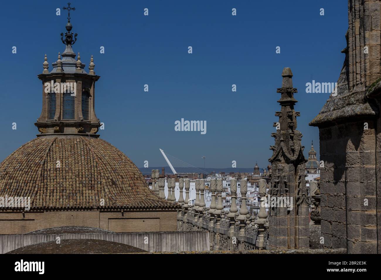 Seville spain giralda bridge hi-res stock photography and images - Alamy