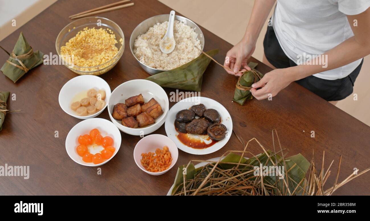 Make steamed sticky rice dumpling Stock Photo Alamy