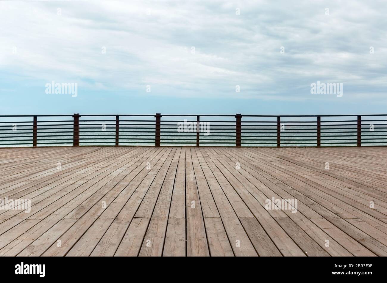 Wooden floating platform hi-res stock photography and images - Alamy