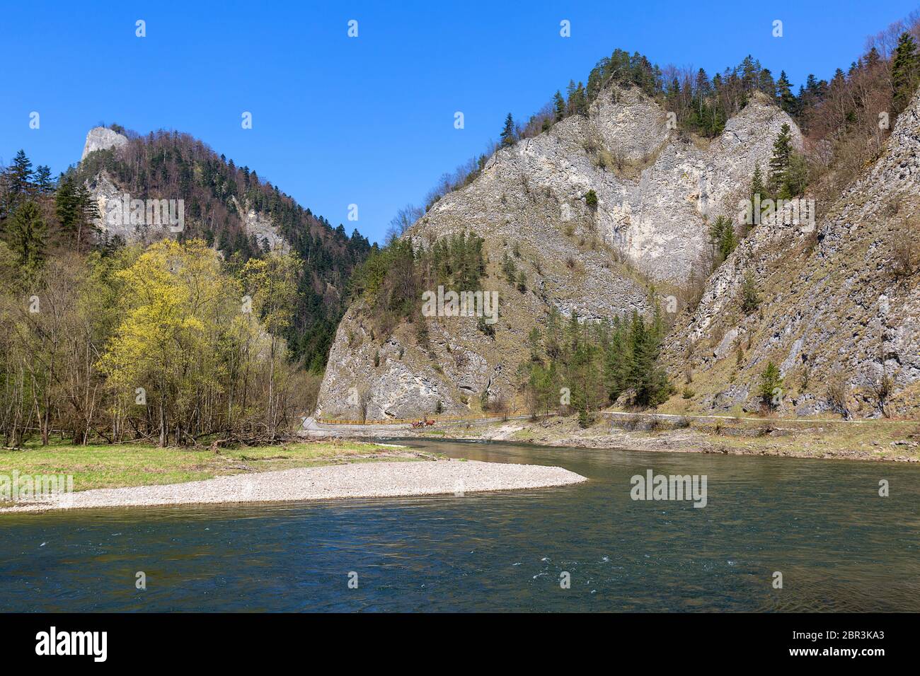 Dunajec River Gorge View Of The River And Peaks Of The Pieniny 