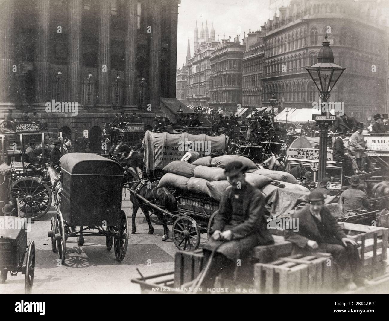 View outside the Maansion House London, choked with horse drawn traffic Stock Photo