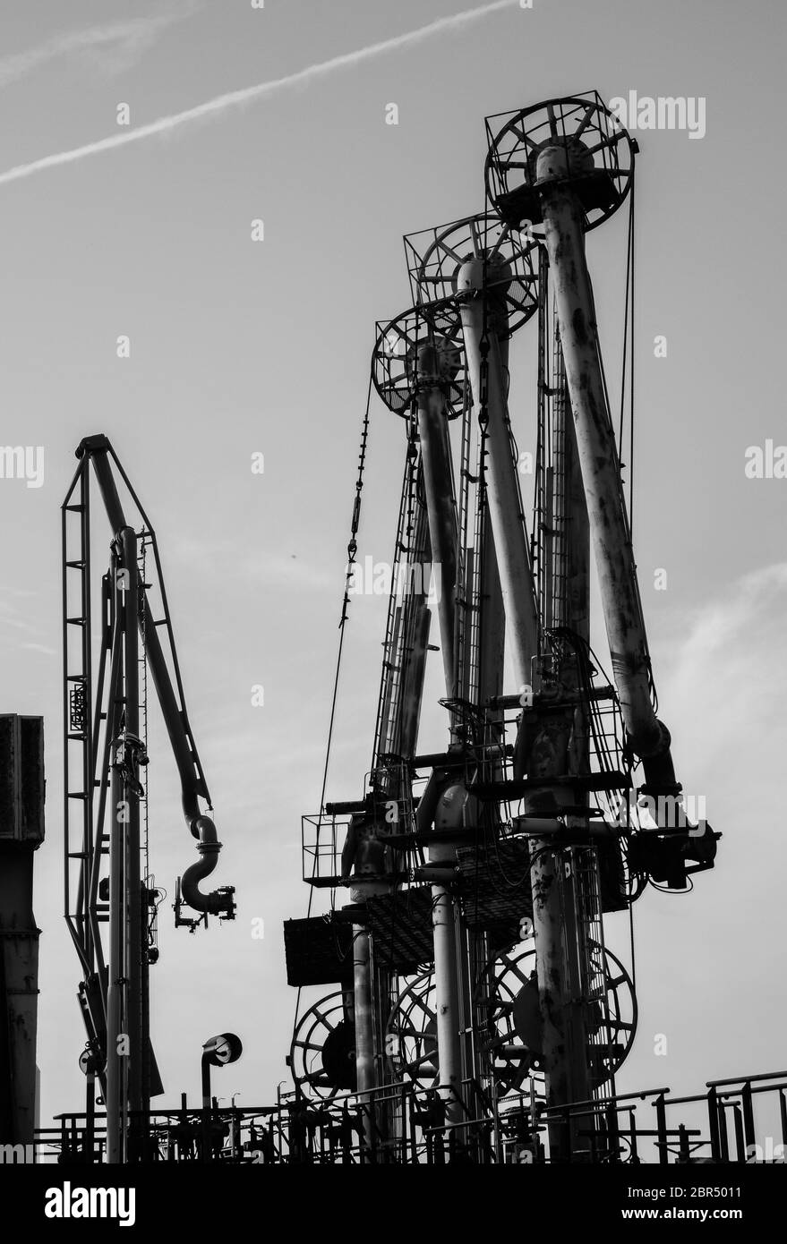 Oil pumps. Offshore Industry oil and gas production petroleum pipeline Stock Photo Alamy