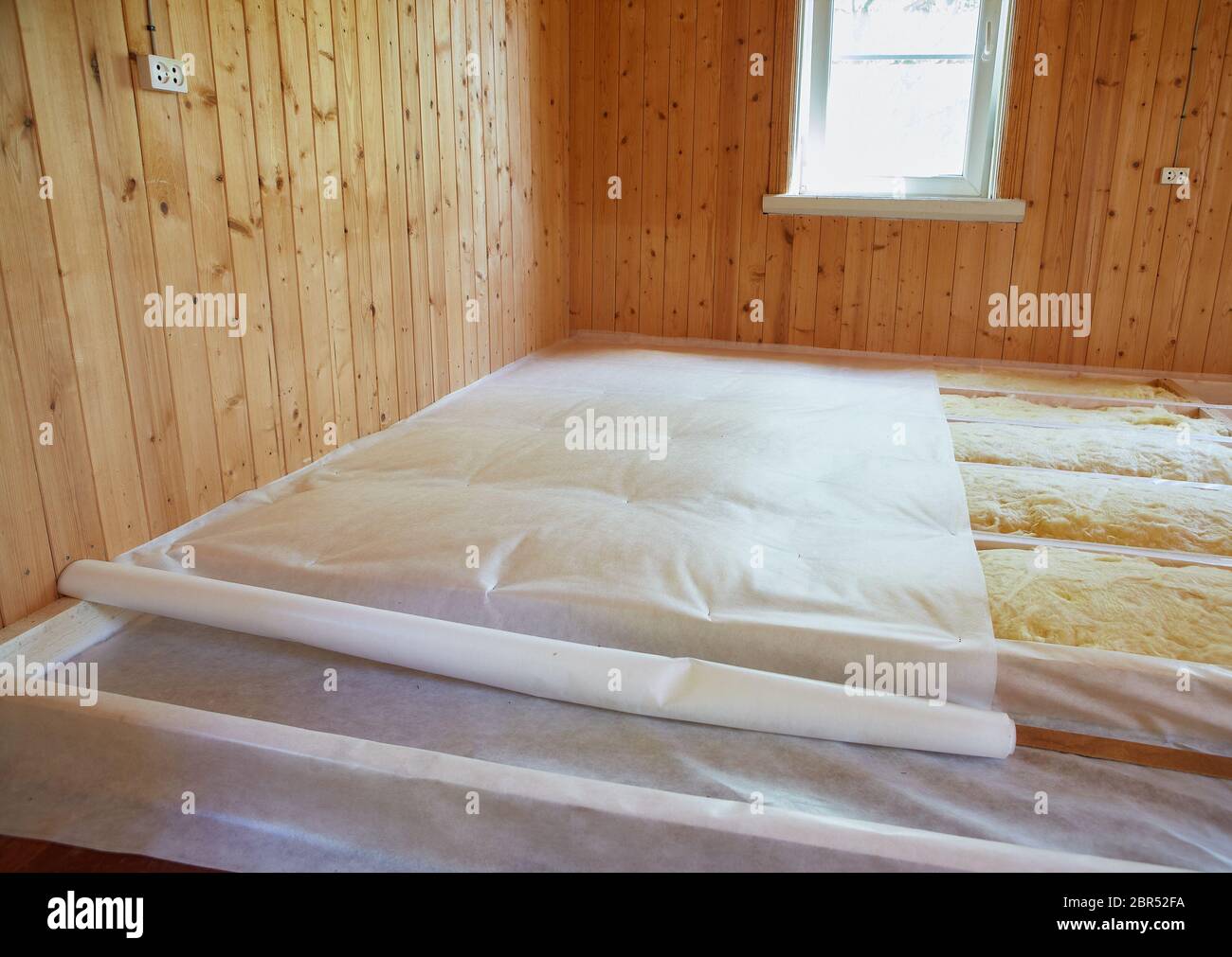 Covering insulation mineral wool with the use of hydrovapor barrier