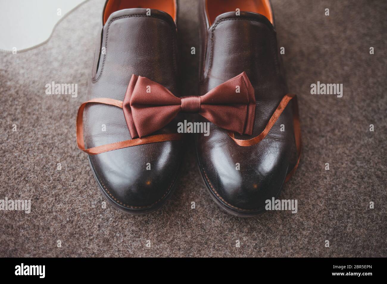 Luxury Casual Wedding Shoes Fashion Pointed Casual Shoes Dress Shoes British Style Lace Up Mens Casual Shoes Marry Groom Leather Shoes Xx68 Womens Shoes Shoes For Women From Guange 41 13 Dhgate Com