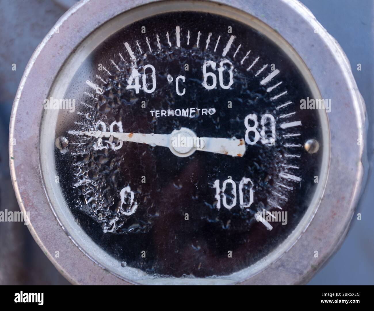 https://c8.alamy.com/comp/2BR5XEG/temperature-indicator-showing-degrees-celsius-symbolically-an-alteration-of-the-global-average-temperature-and-increase-in-humidity-concept-of-clima-2BR5XEG.jpg