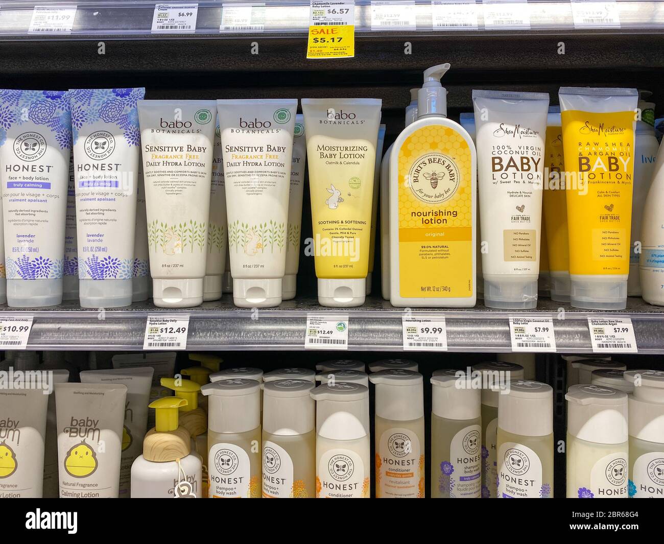 Burt's bees store display hires stock photography and images Alamy