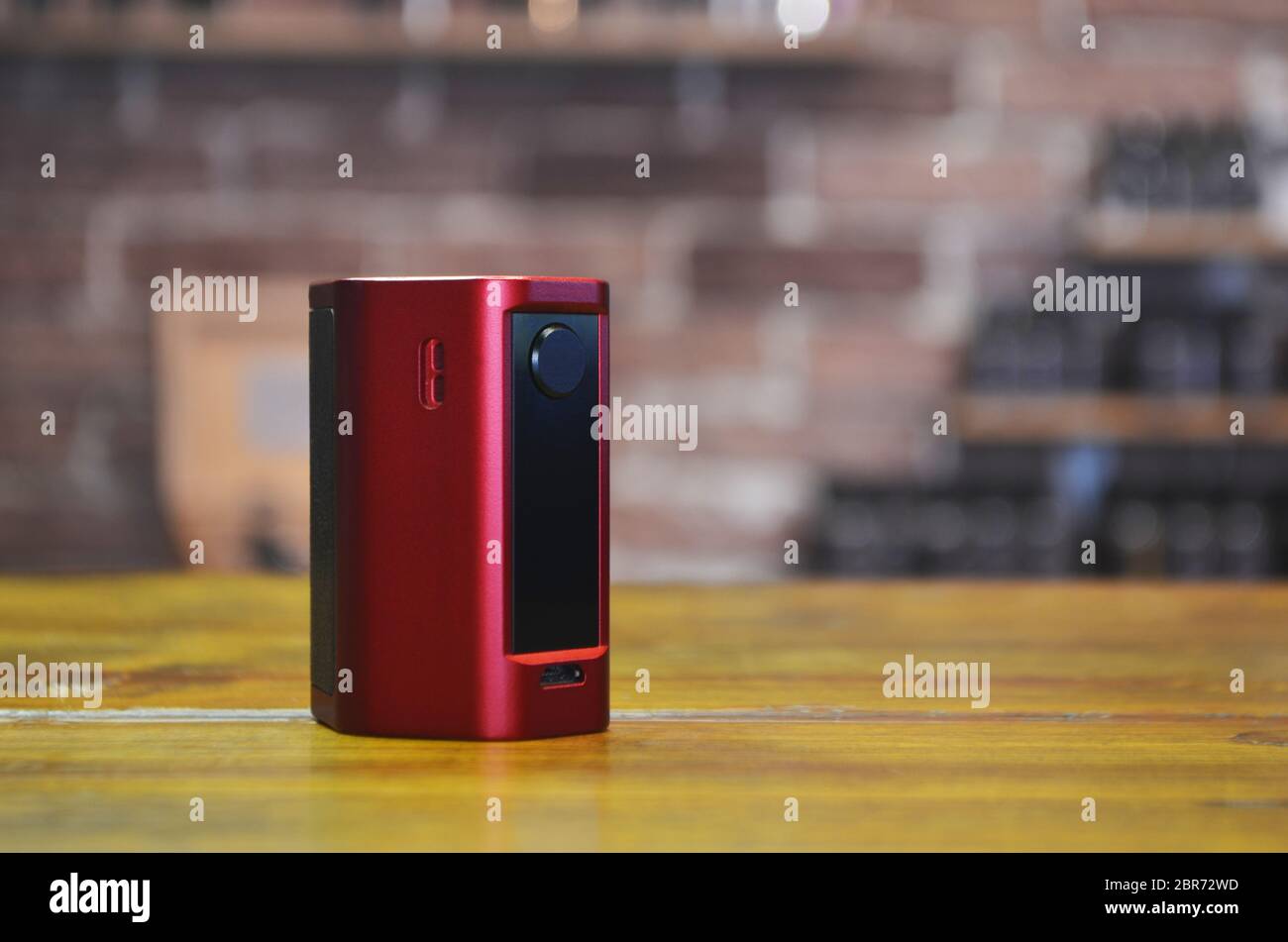 Ecigarette shop hi-res stock photography and images