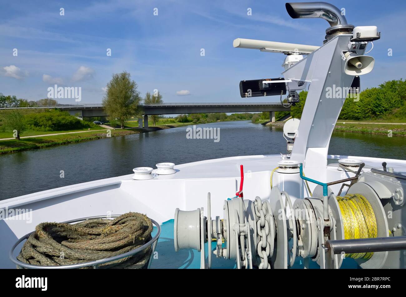 Flusskreuzfahrt-Schiff auf Main-Donau-Kanal Stock Photo - Alamy