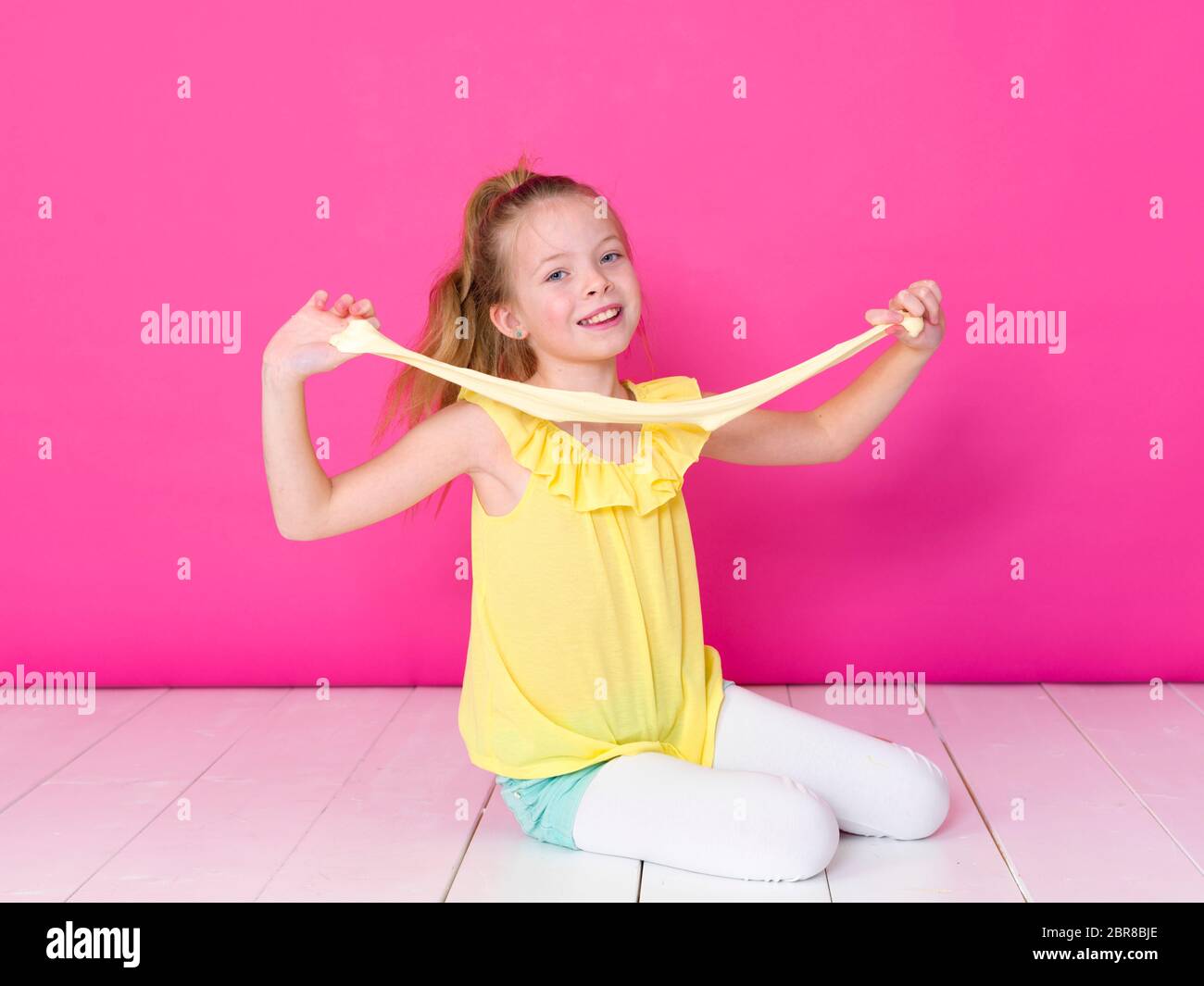 10 year old blond girl hi-res stock photography and images - Alamy