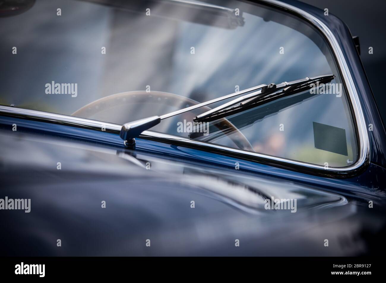 Close up shot of vintage car windscreen wipers Stock Photo - Alamy
