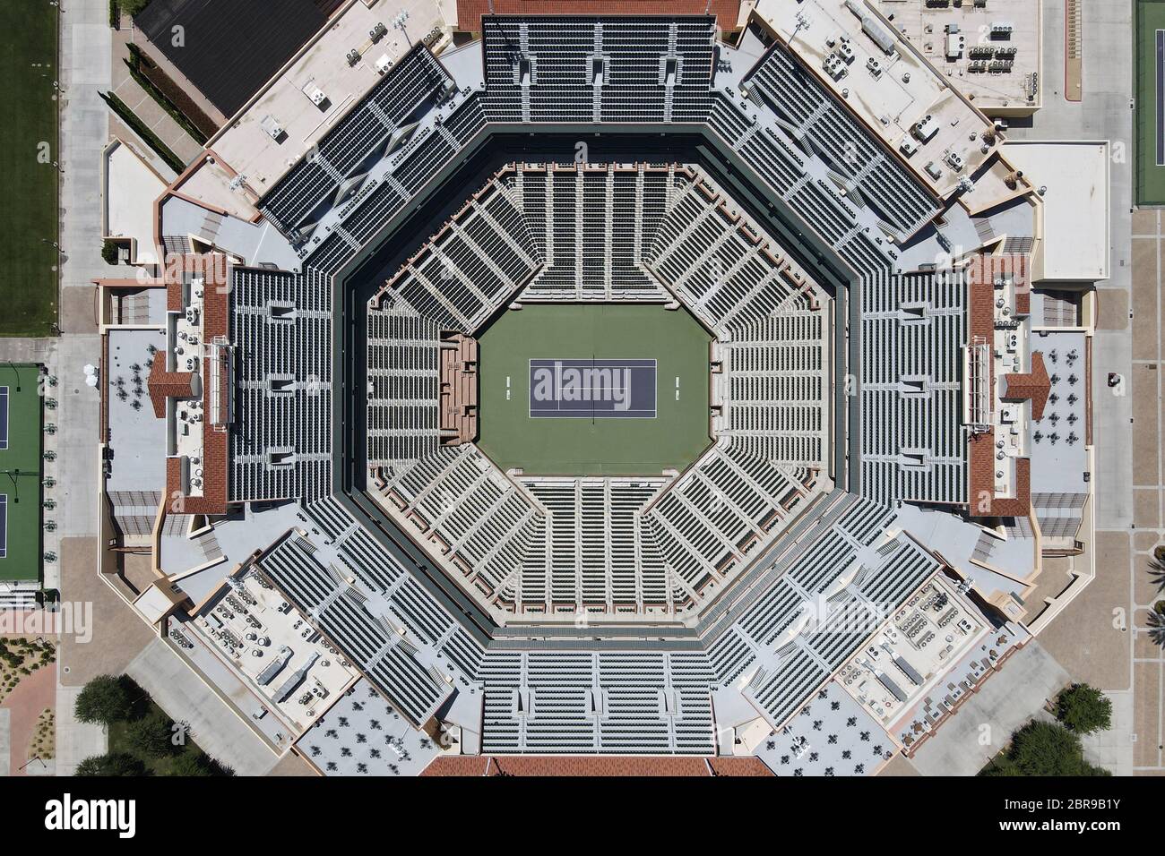 Us open practice courts hi res stock photography and images Alamy