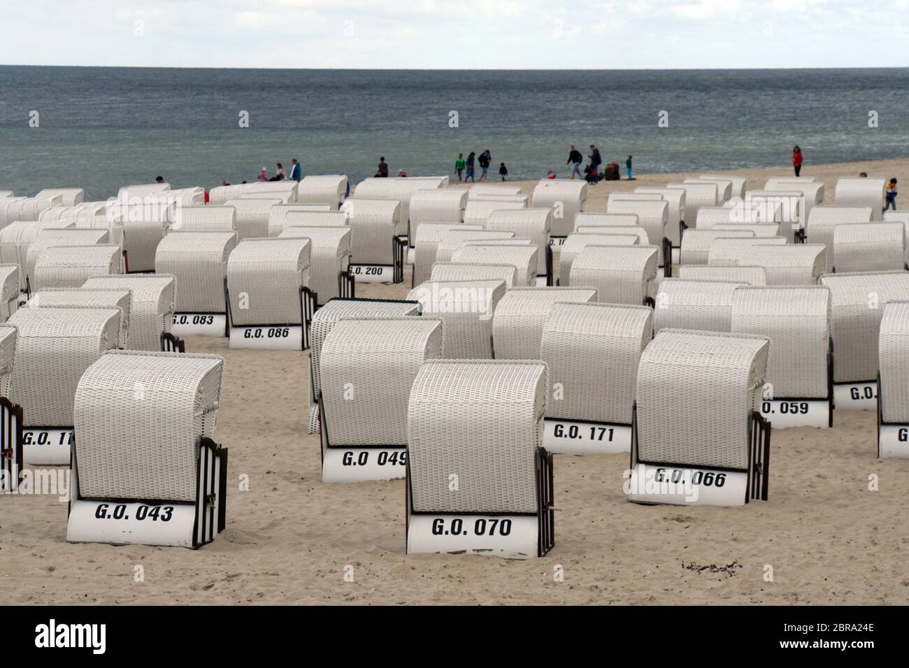 Strandkörbe am Ostseestrand bei kühlem Wetter, Sellin, Rügen
