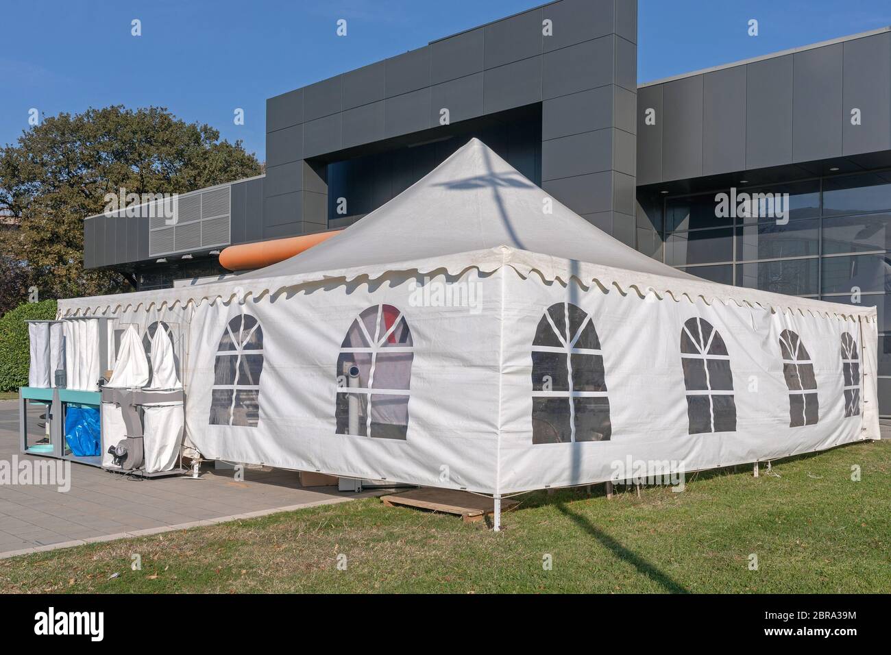 White temporary event tent hi-res stock photography and images - Alamy