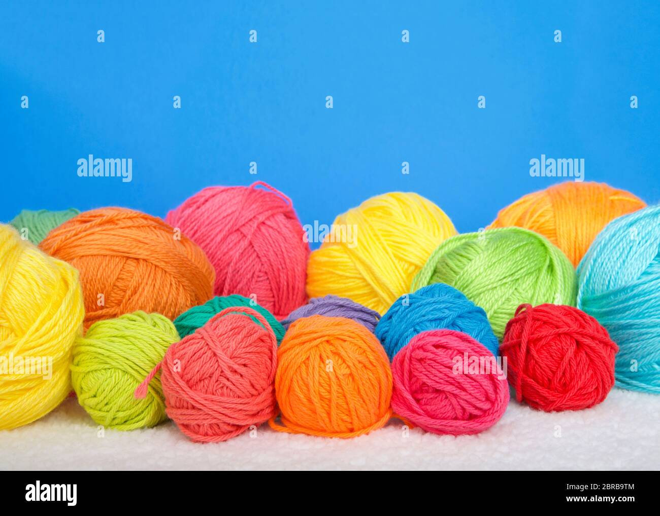 Blue red yarn balls hires stock photography and images Alamy