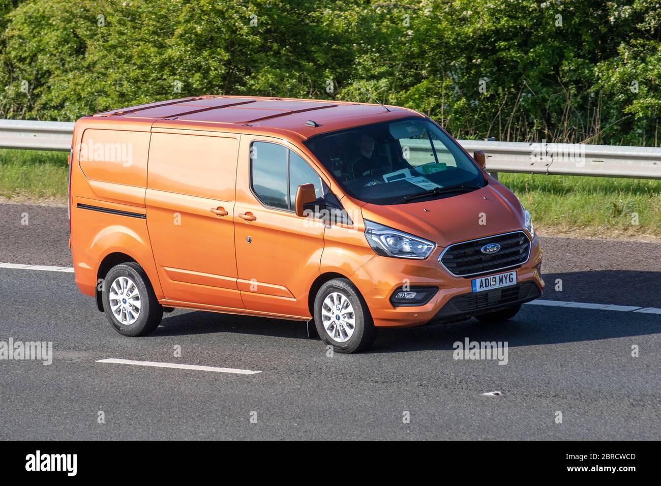 ford transit custom sport orange