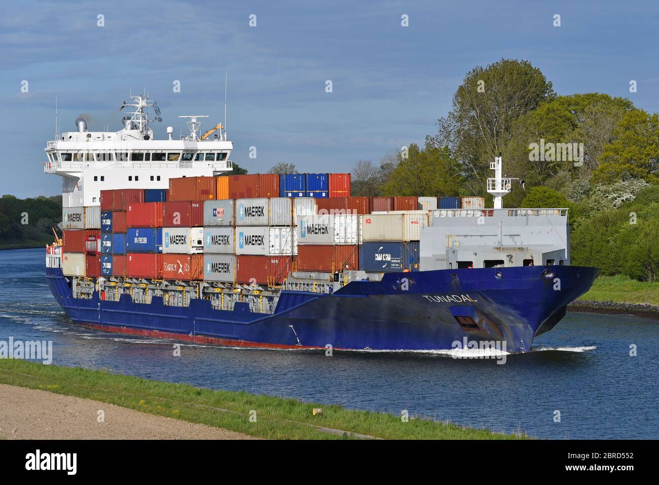 Feedervessel Tunadal passing the Kiel Canal Stock Photo