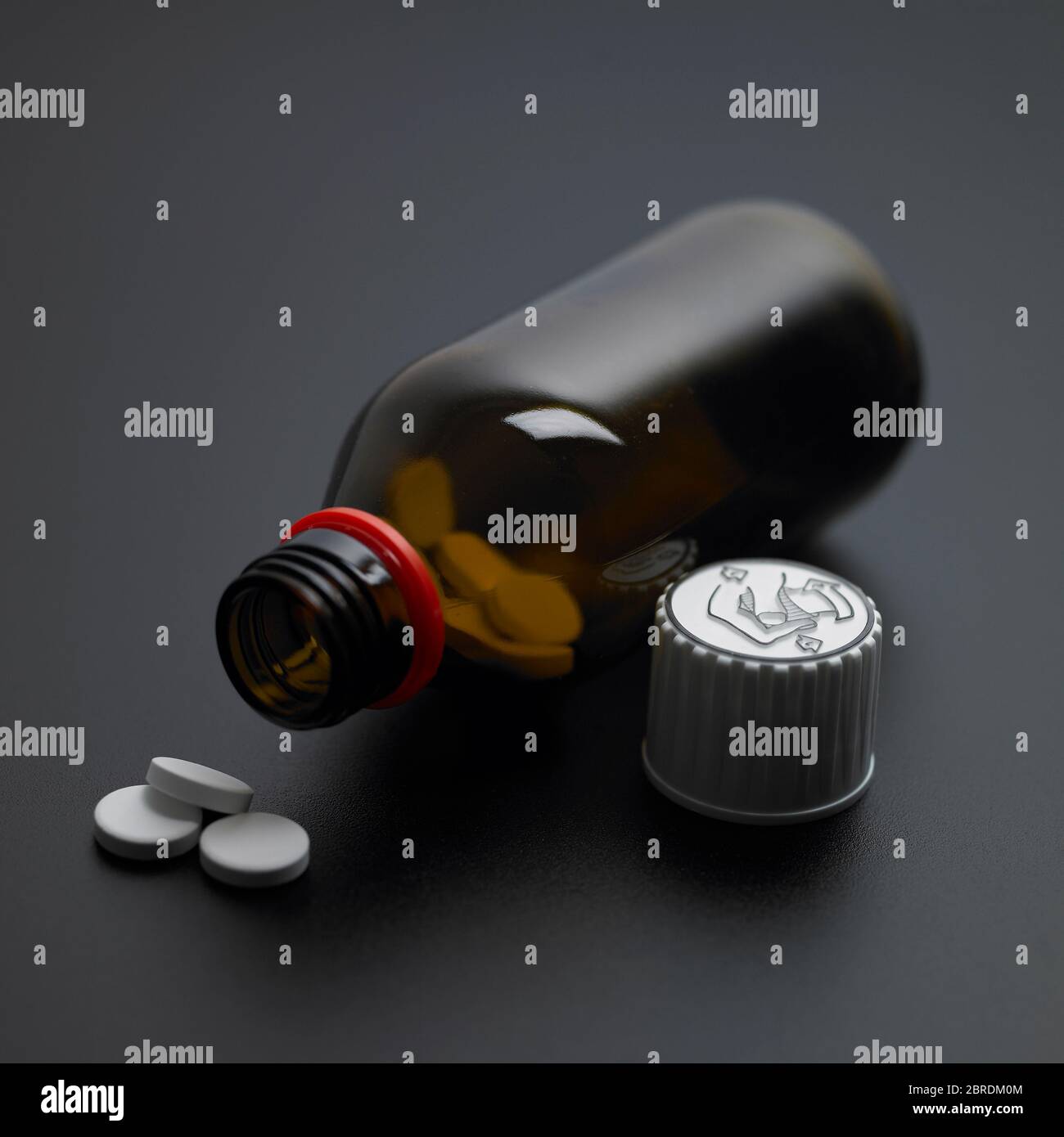 Pharmaceutical bottle hi-res stock photography and images - Alamy
