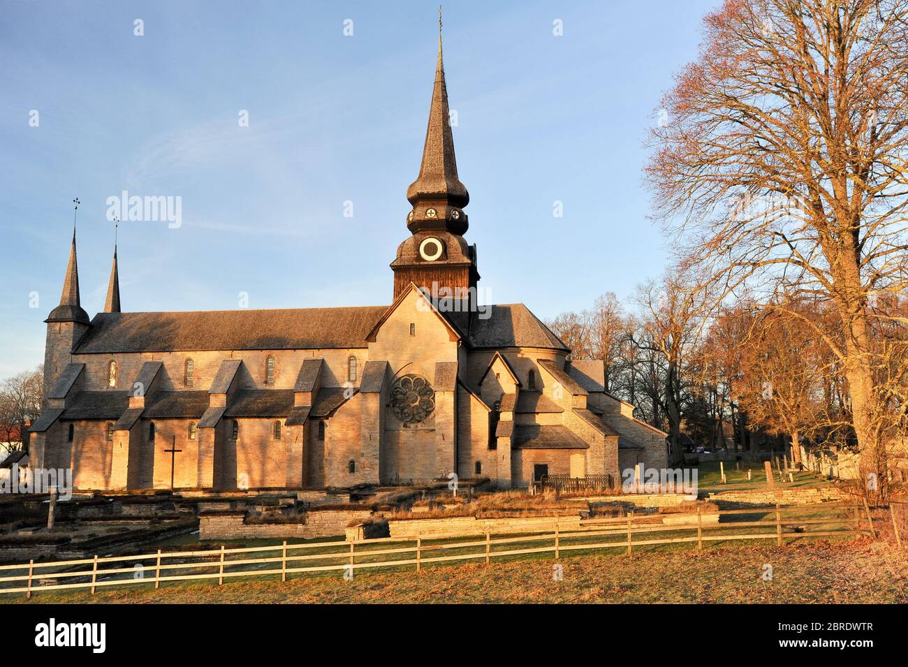 Boende med 4 bddar i Skara, Varnhem, Skvde, Hornborgasjn, Falkping, Vstra Gtaland ln. Frsch stuga p 64 kvm med hg standard, byggd 1985. Stuga p Billingen nra Varnhem, Skara, Skvde - Airbnb