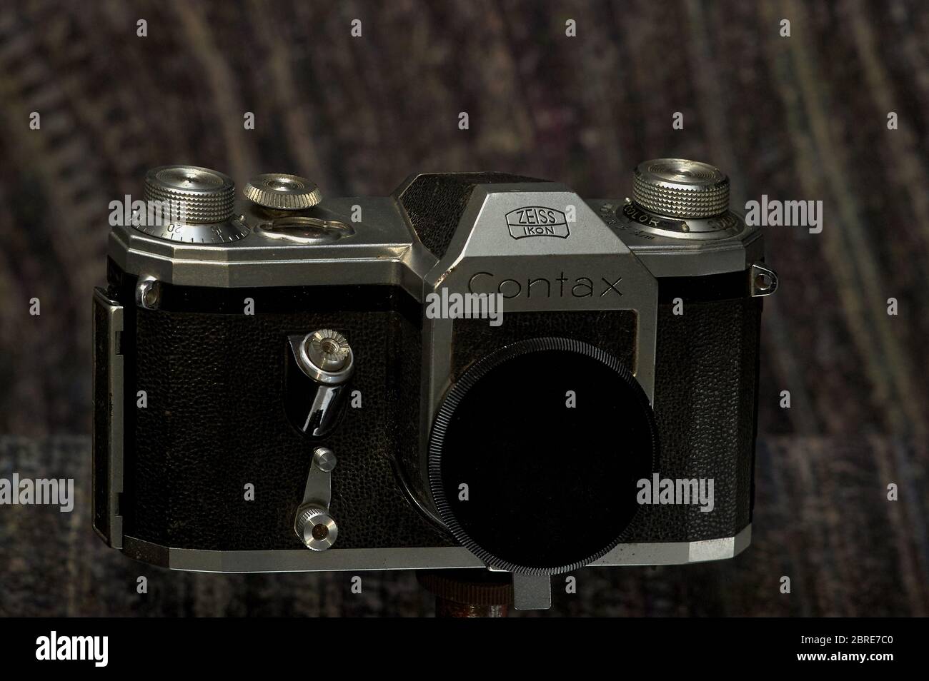 11 Jun 2014 he historic East Germany Contax S, the second pentaprism SLR for eye-level viewing Studio shot Kalyan Maharashtra India Stock Photo