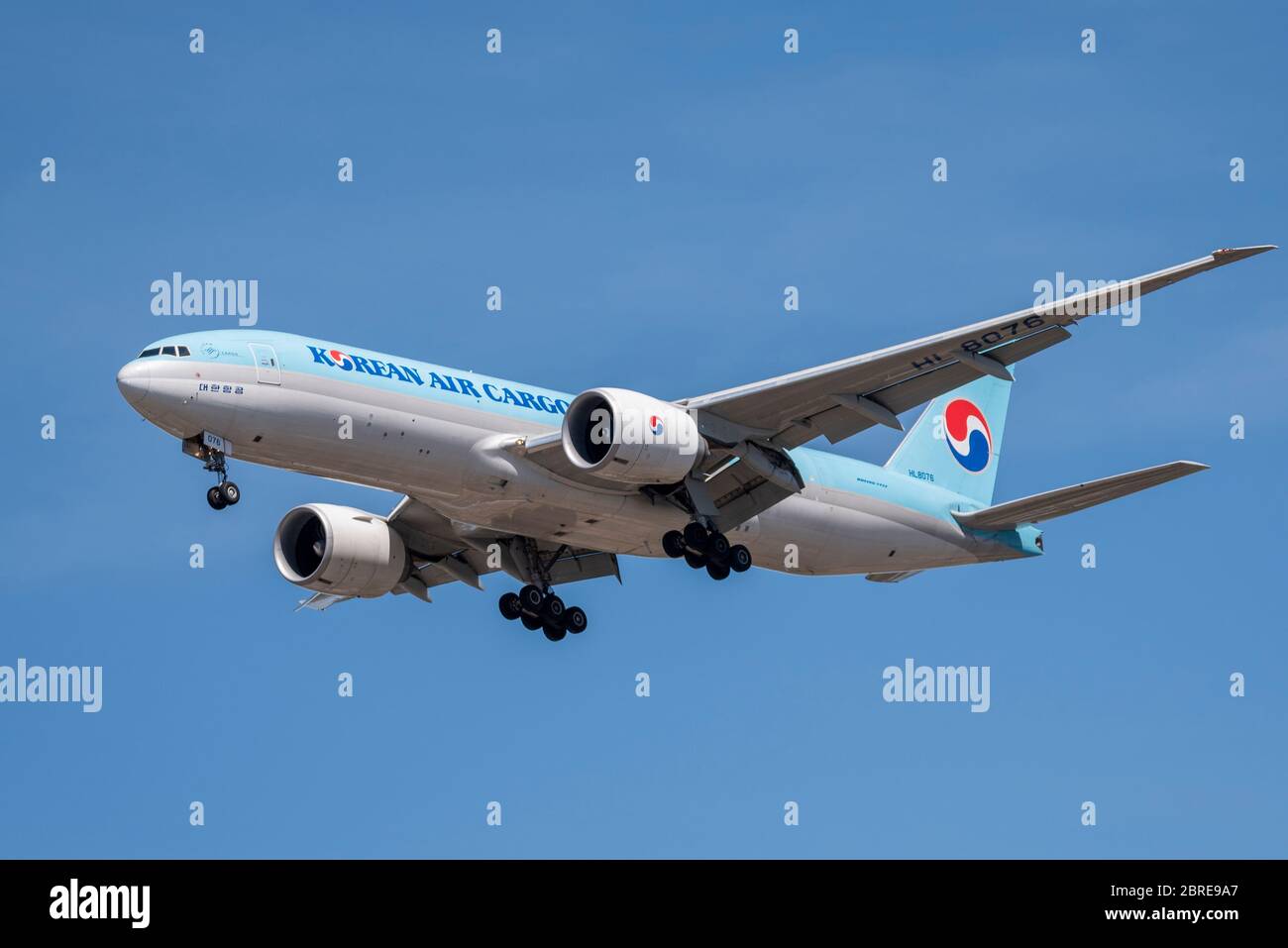 KOREAN AIR CARGO BOEING 777-200F HL8075 Stock Photo - Alamy