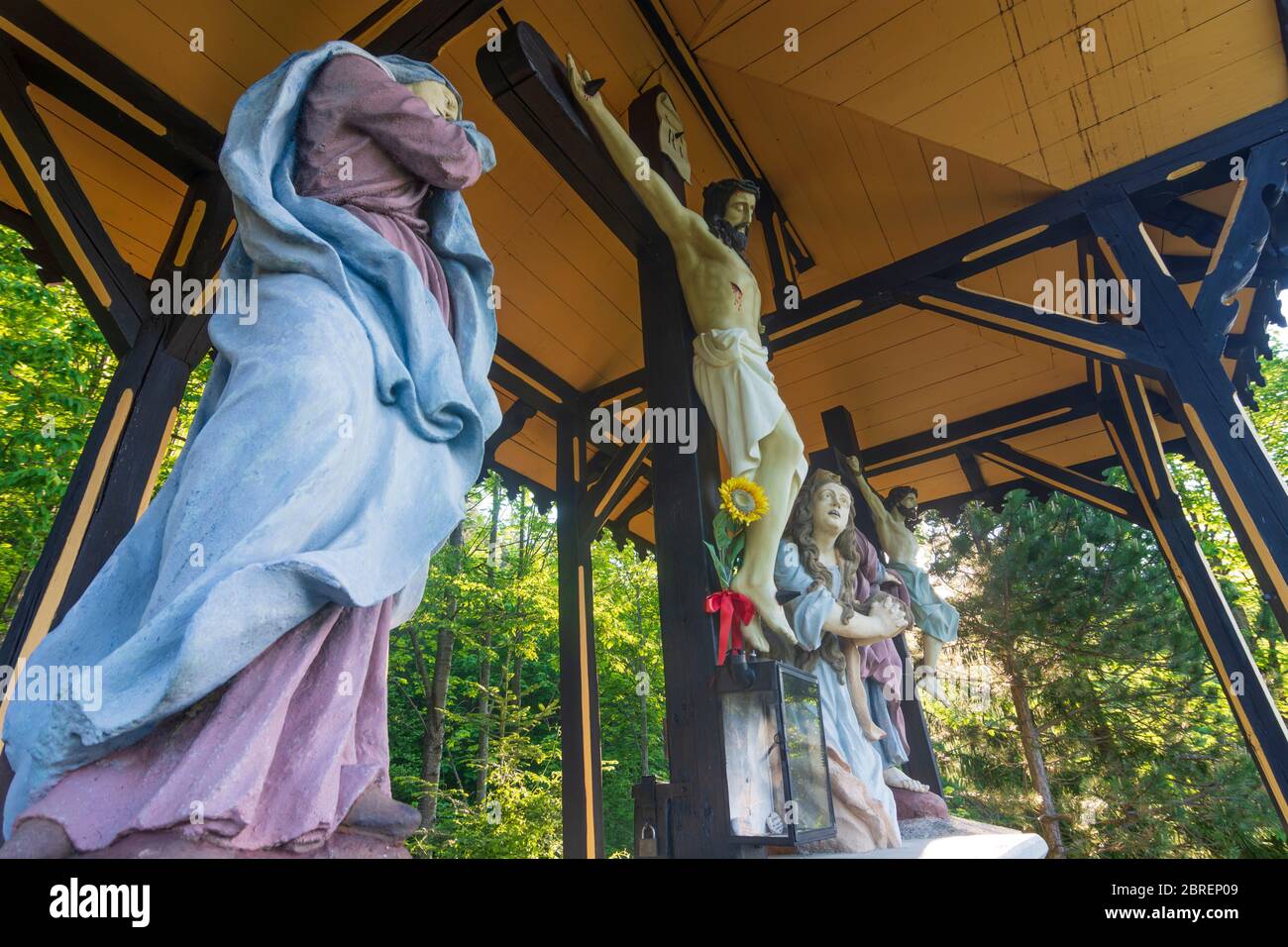 Kirchberg am Wechsel: Calvary Kirchberg am Wechsel, landscape Bucklige Welt, crucifixion group with six figures under a wooden canopy with carved deco Stock Photo