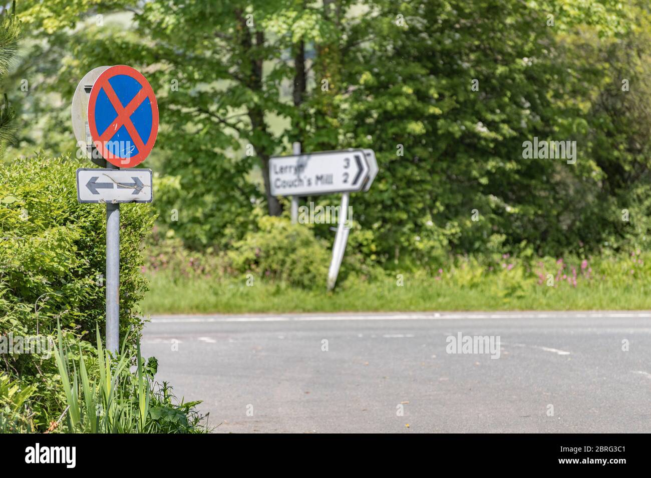 No stopping road sign hi-res stock photography and images - Alamy