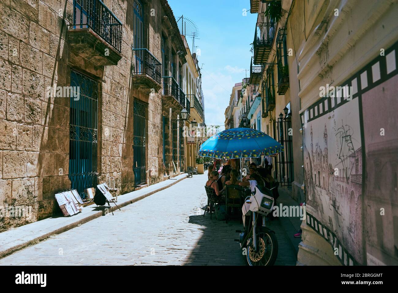 Peaceful day hi-res stock photography and images - Alamy