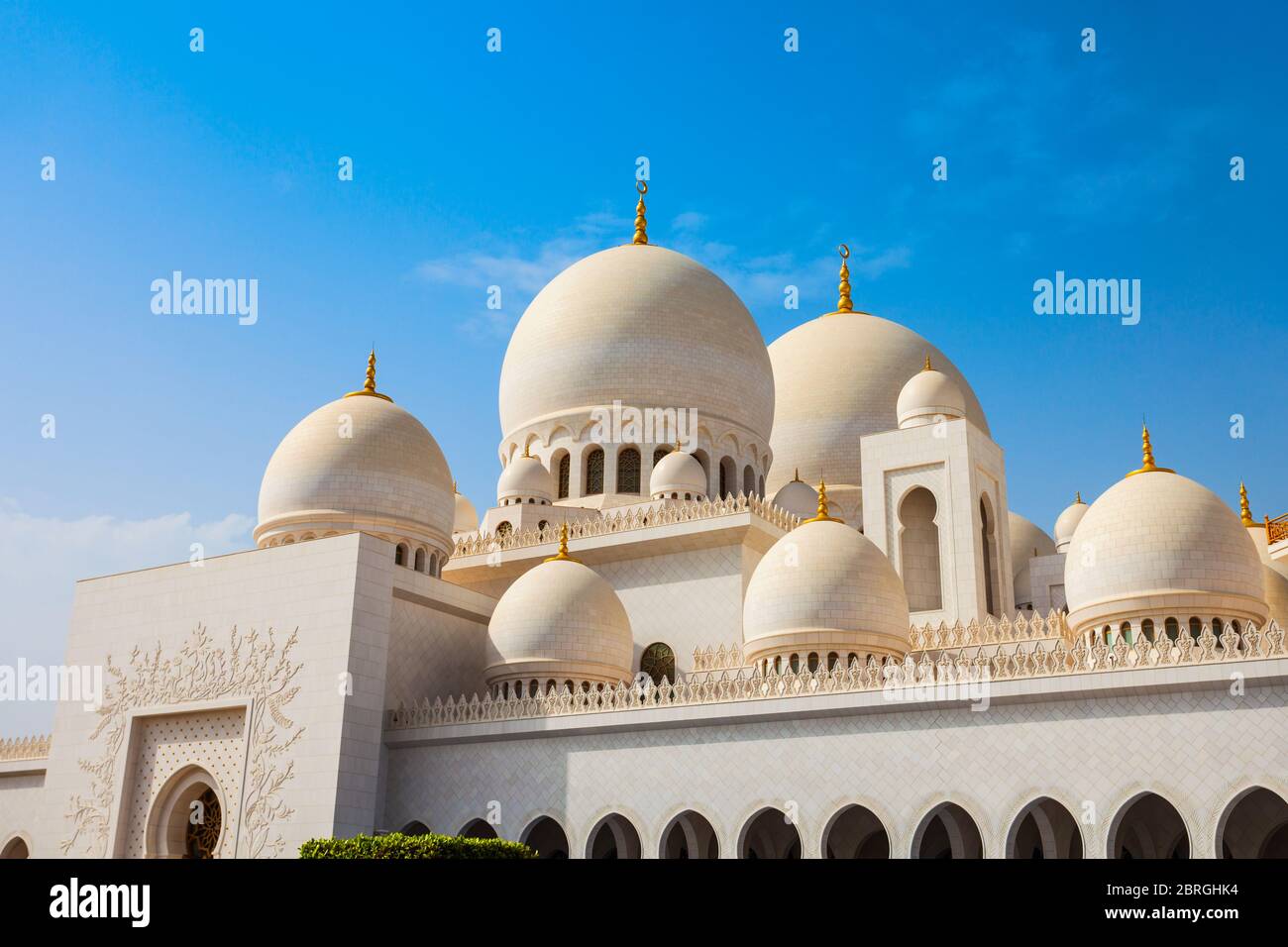 Sheikh Zayed Grand Mosque is the largest mosque of UAE, located in Abu ...