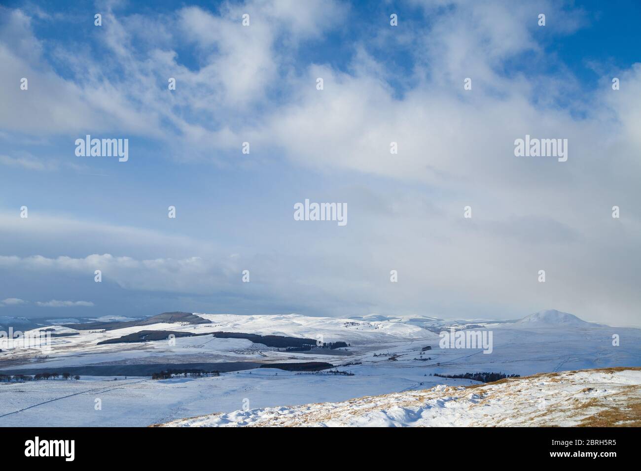Looking over to West Lomond Hill from East Lomond on a beautiful winters day, Fife, Scotland. Stock Photo