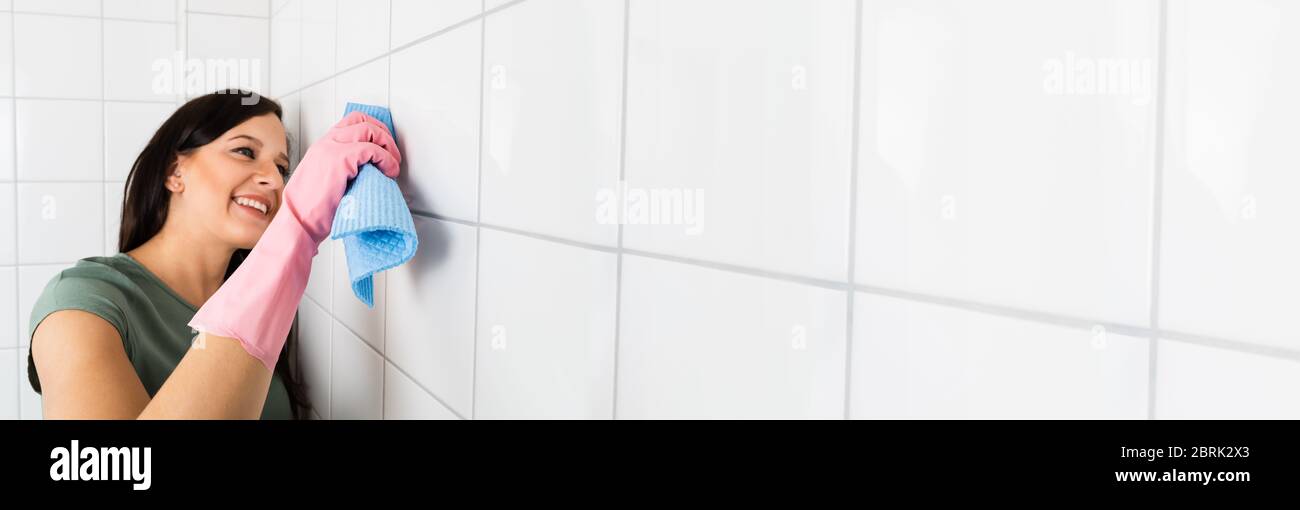 Grout Tile Cleaning. Cleaning Wall With Sponge Stock Photo Alamy