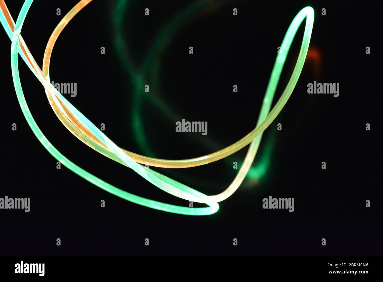 A wire with orange and green light, a light guide wire with different