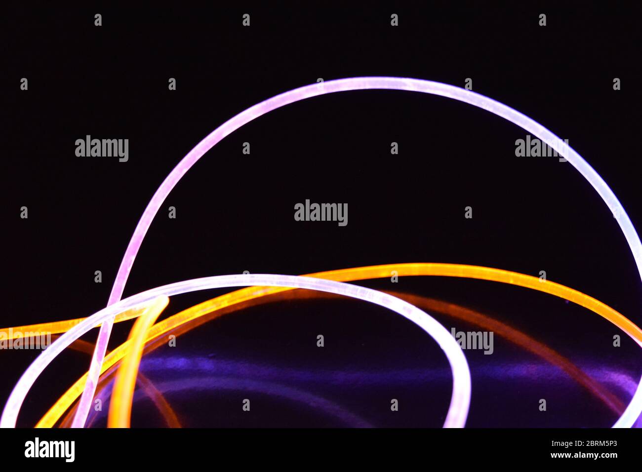 Yellow and blue light wire, a light guide wire with different light