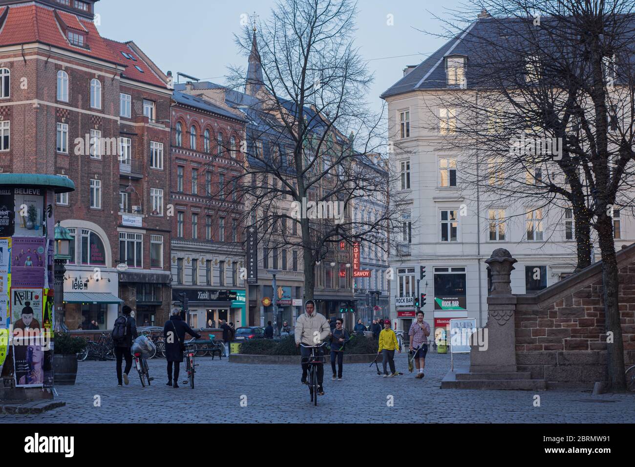 ARCHITECTURE AND PEOPLE IN THE STREET, COPENHAGUE, DENMARK Stock Photo