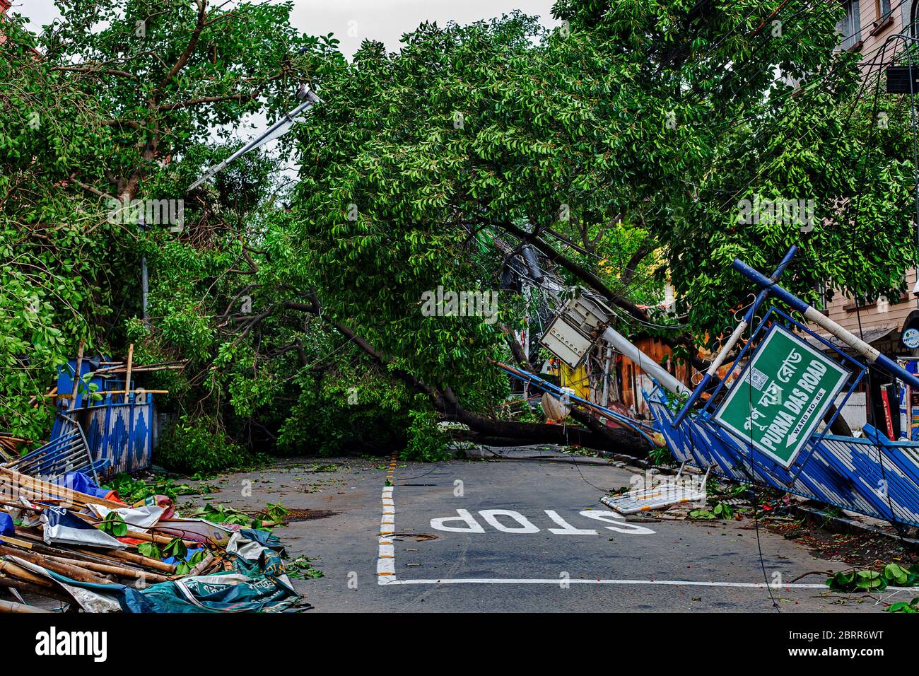 India 21st May Amphan Cyclone Effectively Made A Landfall In Kolkata In Late Afternoon Lasted For Four Hours With Approximately Two Hours Of Extremely Wind Blow At The Speed Of 133
