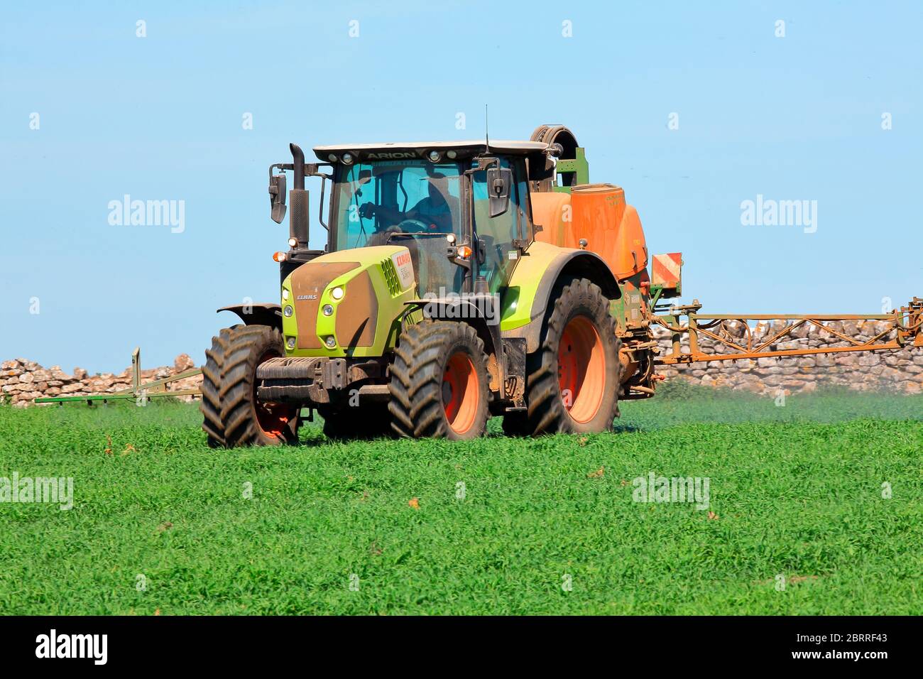 Crop spraying the whole field with this tractor mounted spray unit