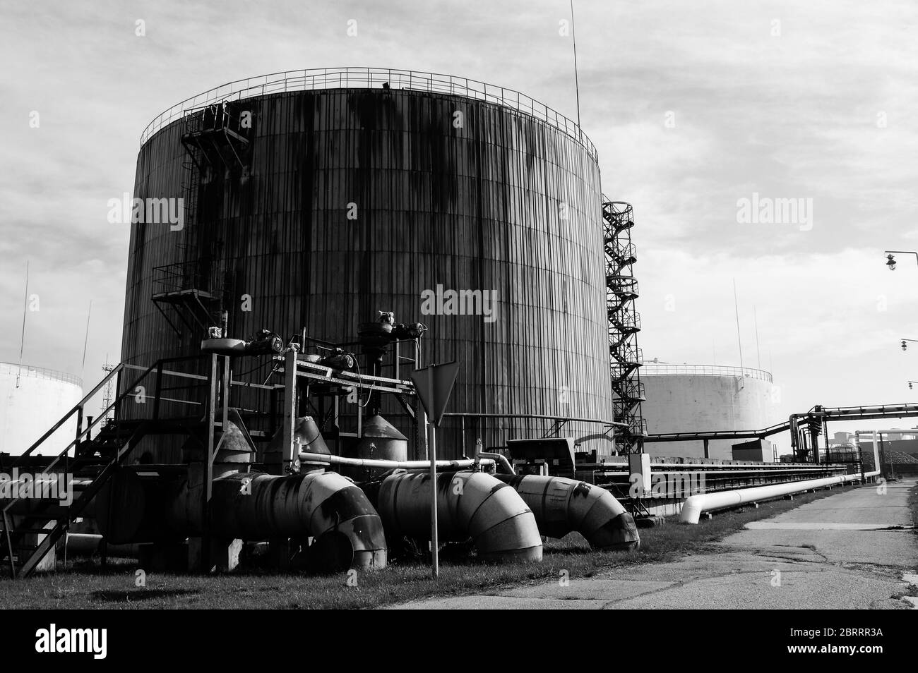 Crude oil tank in the oil refinery. Storage tanks for oil. Tanks for the storage of petroleum