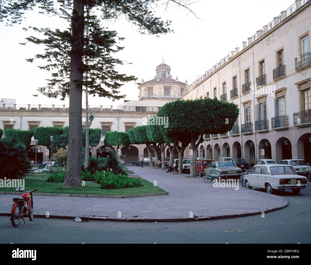 Cuántos Habitantes Tiene El País Vasco PLAZA DE LA CONSTITUCION O PLAZA VIEJA DE ALMERIA. Location: EXTERIOR.  Almería. SPAIN Stock Photo - Alamy
